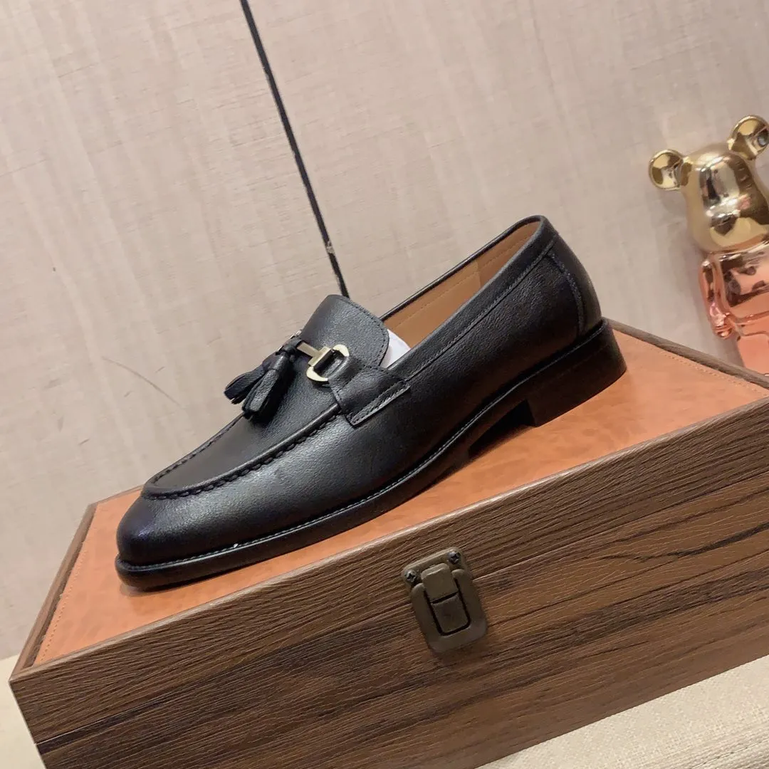 Men's Leather Shoes Men's Shoes 💰480💰💰🎩🎩 [Lightning] [Lightning] "Gucci*" The latest and most popular casual business leather shoes, top brand [Seduce] luxury ~ purchasing agent, top quality ~. [Strong] The upper is made of imported breathable cowhide with matching material ➕ breathable cowhide feet (•) and fine workmanship. The original stylish and stylish soft rubber wear-resistant and non-slip outsole is light and comfortable on the feet. The real thing looks better when photographed in person. 1011: code: 38-44, can be customized to 45